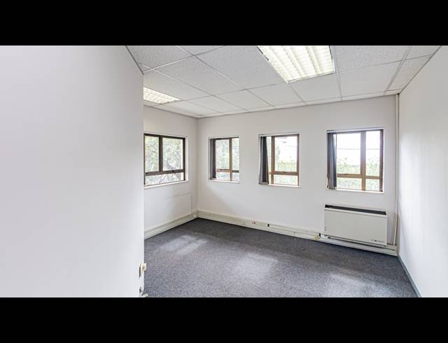 640M² OFFICE TO LET IN HYDE PARK